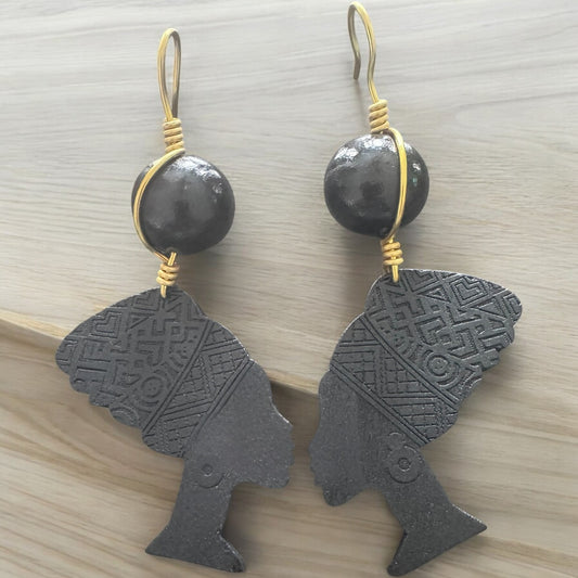Ethnic Black Nefertiti Wood Earring With a Handmade Twist