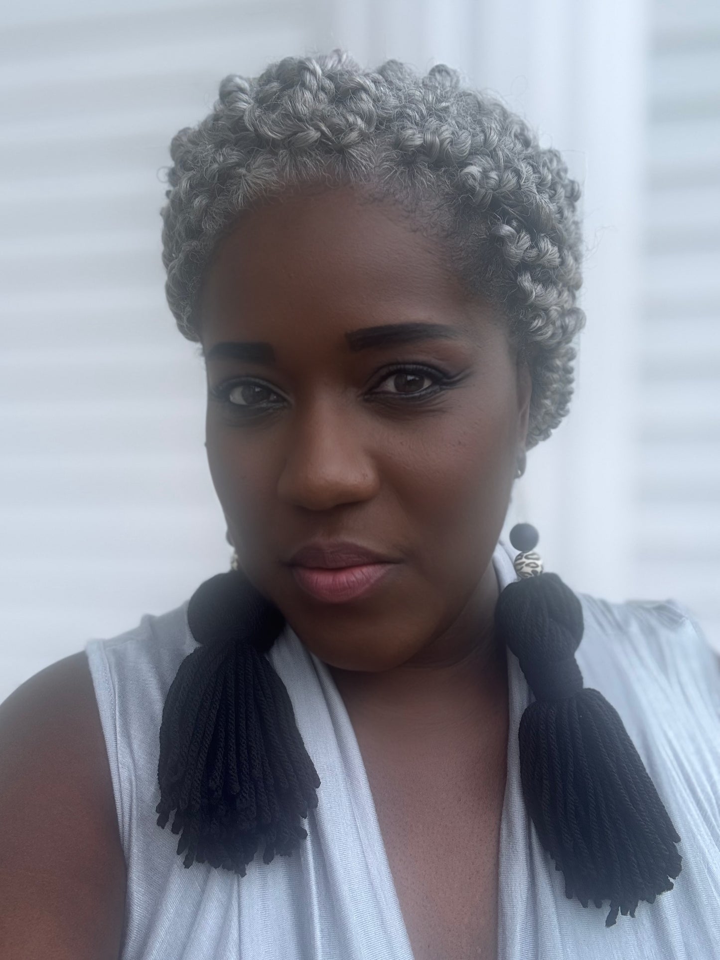 Black Twist Handmade TasselYarn Earn Earrings